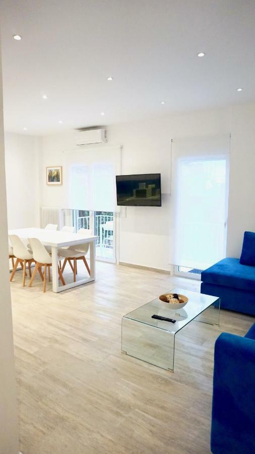 Modern & Central Apt In Atena Exterior foto