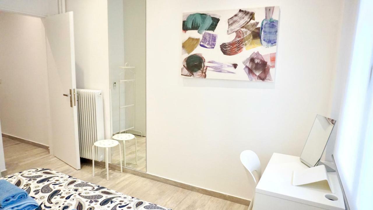 Modern & Central Apt In Atena Exterior foto